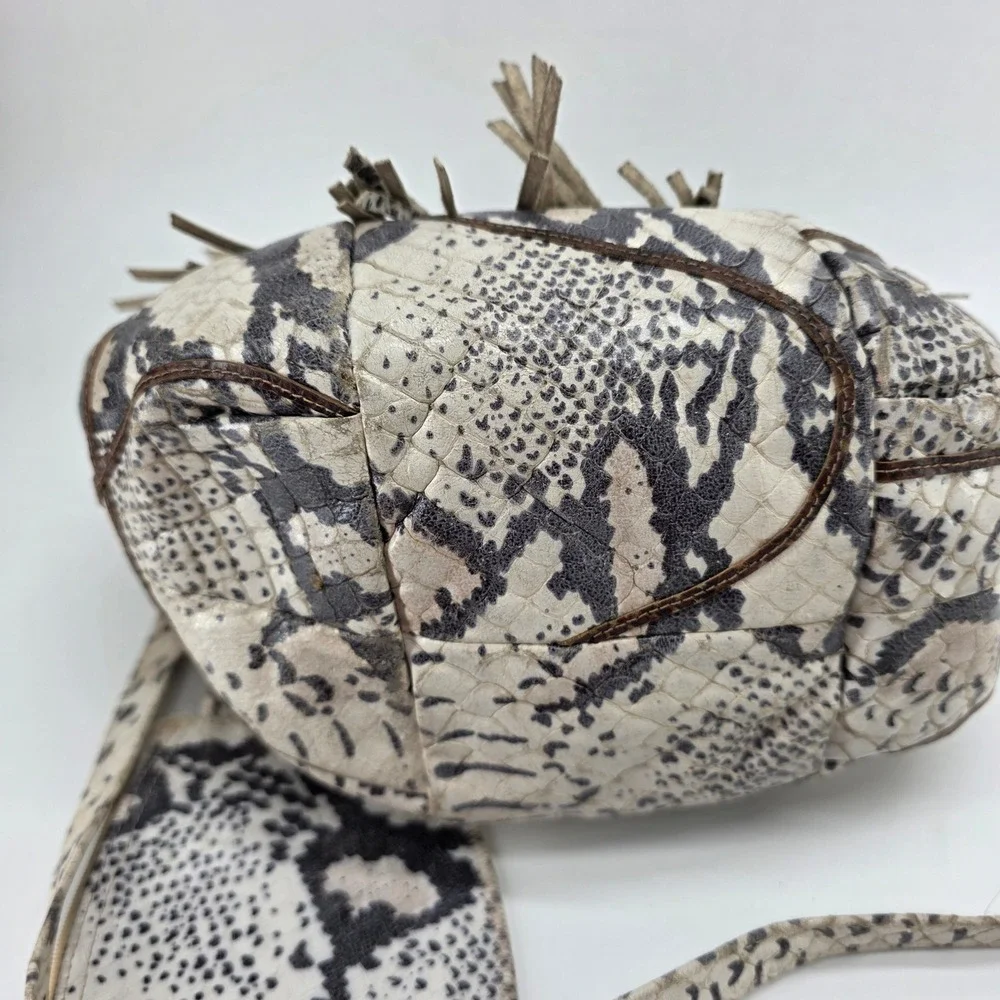 Vintage Hobo Bucket Bag Snakeskin Print‎ Fringe Leather Brown Cream Coin Purse
